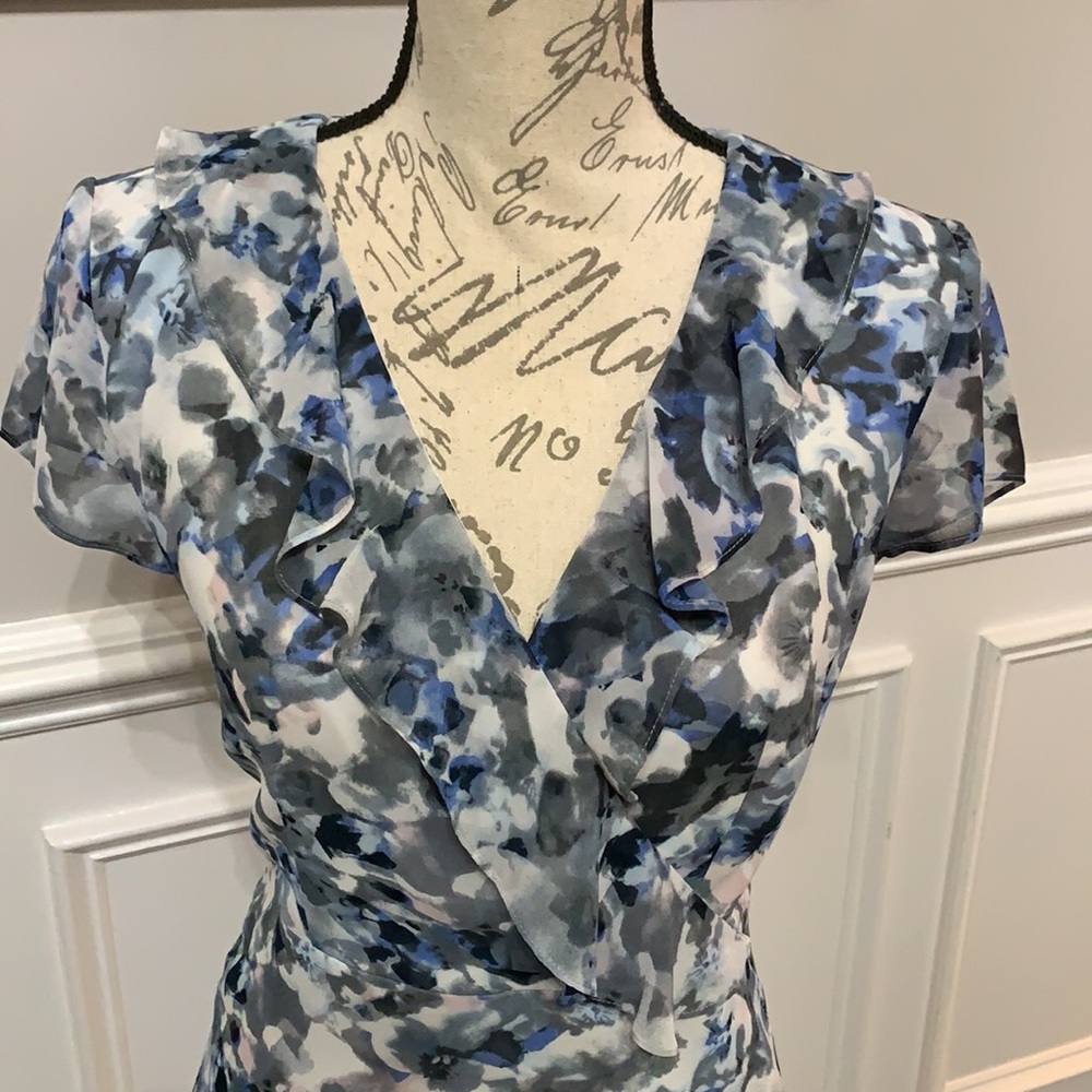 BANANA REPUBLIC Floral Fluttering Neckline Crossover Front Floral